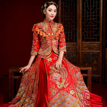 Muatkan imej ke dalam penonton Galeri, Phoenix Embroidery Pleated Skirt Traditional Chinese Wedding Suit with Tassels
