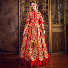 Muatkan imej ke dalam penonton Galeri, Dragon &amp; Phoenix Embroidery Pleated Skirt Traditional Chinese Wedding Suit
