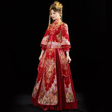 Muatkan imej ke dalam penonton Galeri, Mandarin Sleeve Pleated Skirt Retro Embroidery Chinese Wedding Suit
