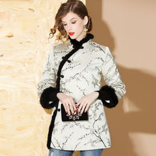 Muatkan imej ke dalam penonton Galeri, Long Sleeve Floral Fancy Cotton Chinese Style Wadded Coat with Fur Edge
