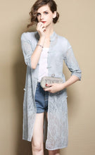 Muatkan imej ke dalam penonton Galeri, Open Front Floral Mulberry Silk Chinese Style Long Women&#39;s Shirt
