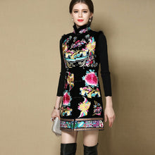 Muatkan imej ke dalam penonton Galeri, Floral &amp; Birds Embroidery Fur Collar &amp; Edge Chinese Waistcoat Vest
