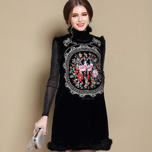 Muatkan imej ke dalam penonton Galeri, Floral Embroidery Fur Collar &amp; Edge Knee Length Chinese Waistcoat Vest
