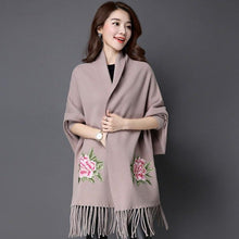 Muatkan imej ke dalam penonton Galeri, All Matched Chinese Style Floral Sweater Shawl with Tassels
