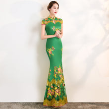 Muatkan imej ke dalam penonton Galeri, Floral Embroidery Lace Full Length Mermaid Cheongsam Evening Dress
