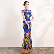 Muatkan imej ke dalam penonton Galeri, Floral Embroidery Lace Full Length Mermaid Cheongsam Evening Dress
