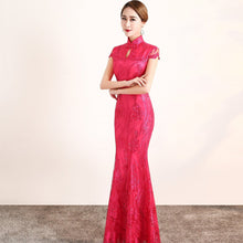 Muatkan imej ke dalam penonton Galeri, Floral Appliques Lace Full Length Mermaid Cheongsam Evening Dress
