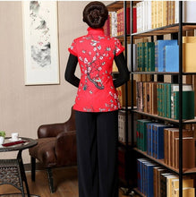 Muatkan imej ke dalam penonton Galeri, Stand Collar &amp; Fur Edge Floral Chinese Style Wadded Waistcoat Vest
