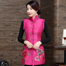 Muatkan imej ke dalam penonton Galeri, Floral Embroidery Stand Collar Chinese Style Wadded Waistcoat Vest
