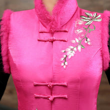 Muatkan imej ke dalam penonton Galeri, Floral Embroidery Fur Collar &amp; Edge Chinese Style Wadded Waistcoat Vest
