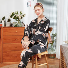 Muatkan imej ke dalam penonton Galeri, Crane Pattern 2-pieces Silk Blend Loungewear Nightwear Pajamas
