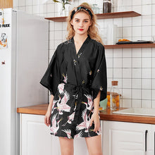 Muatkan imej ke dalam penonton Galeri, Half Sleeve Knee Length Silk Kimono Yukata Sleepwear Bathrobe
