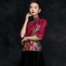 Muatkan imej ke dalam penonton Galeri, Mandarin Collar Half Sleeve Cheongsam Top Floral Chinese Shirt
