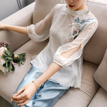 Muatkan imej ke dalam penonton Galeri, Mandarin Collar Floral Embroidery Cheongsam Top Chinese Shirt
