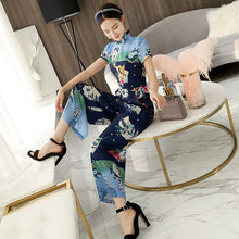 Muatkan imej ke dalam penonton Galeri, Floral Cheongsam Top Chinese Style Women&#39;s Jumpsuit
