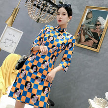 Muatkan imej ke dalam penonton Galeri, Plaids &amp; Checks Pattern Half Sleeve Modern Cheongsam Chinese Dress
