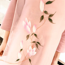 Muatkan imej ke dalam penonton Galeri, Floral Embroidery Cheongsam Top Tulle Skirt Long Chinese Dress
