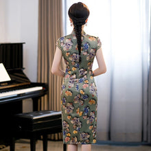 Load image into Gallery viewer, Keyhole Neck Cap Sleeve Traditional Cheongsam Knee Length Floral Chinese Dress
