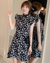 Muatkan imej ke dalam penonton Galeri, Ruffle Sleeve Knee Length Modern Cheongsam Chic Floral A-Line Dress
