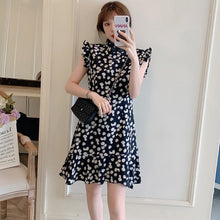 Muatkan imej ke dalam penonton Galeri, Ruffle Sleeve Knee Length Modern Cheongsam Chic Floral A-Line Dress
