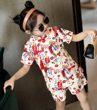 Muatkan imej ke dalam penonton Galeri, Cheongsam Top &amp; Short Pants Traditional Girl&#39;s Chinese Suit
