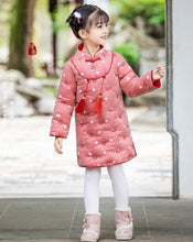 Muatkan imej ke dalam penonton Galeri, Sweetheart Pattern Wadded Kid&#39;s Cheongsam Chinese Dress with Tassels
