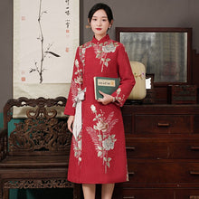 Muatkan imej ke dalam penonton Galeri, Long Sleeve Fancy Cotton Fur Collar Chinese Style Floral Wadded Coat
