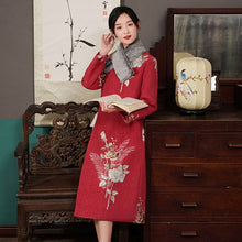 Muatkan imej ke dalam penonton Galeri, Long Sleeve Fancy Cotton Fur Collar Chinese Style Floral Wadded Coat
