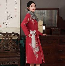 Muatkan imej ke dalam penonton Galeri, Long Sleeve Fancy Cotton Fur Collar Chinese Style Floral Wadded Coat
