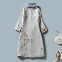 Muatkan imej ke dalam penonton Galeri, Long Sleeve Fancy Cotton Fur Collar Chinese Style Floral Wadded Coat
