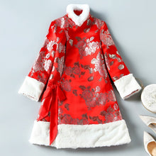 Muatkan imej ke dalam penonton Galeri, Floral Brocade Fur Edge Women&#39;s Chinese Style Wadded Coat with Bowknot Belt
