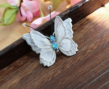 Muatkan imej ke dalam penonton Galeri, Butterfly Shape Embroidery with Tassel Gilding Brooch
