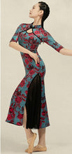 Muatkan imej ke dalam penonton Galeri, Stretchy Floral Cheongsam Dress Chinese Style Dance Dress
