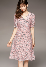 Muatkan imej ke dalam penonton Galeri, Dorothy Silk Dress
