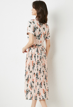 Load image into Gallery viewer, Eva Floral Pleat Dress
