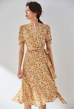 Load image into Gallery viewer, Alicia&#39;s Floral Dress
