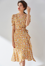 Load image into Gallery viewer, Alicia&#39;s Floral Dress
