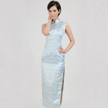 Muatkan imej ke dalam penonton Galeri, Sleeveless Full Length Brocade Cheongsam Floral Chinese Dress
