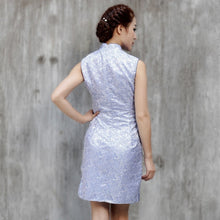 Muatkan imej ke dalam penonton Galeri, Knee Length Brocade Cheongsam Floral Chinese Dress
