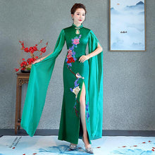 Muatkan imej ke dalam penonton Galeri, Floral embroidery, acetate long  Qipao with water sleeve
