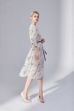 Muatkan imej ke dalam penonton Galeri, 100% Heavy Silk Women&#39;s Runway Dresses O Neck 3/4 Sleeves Printed Sash Belt Fashion Casual Spring Summer Dresses
