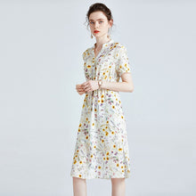 Muatkan imej ke dalam penonton Galeri, 100% Silk Women&#39;s Dresses V Neck Short Sleeves Floral Printed Lace Up Waist Fashion Casual Summer Dresses
