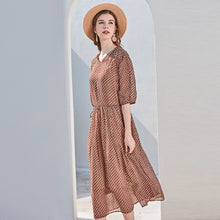 Muatkan imej ke dalam penonton Galeri, 100% Silk Women&#39;s Runway Dresses Sexy V Neck Half Sleeves Printed Lace Up Waist Fashion Casual Holiday Dresses
