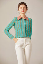 Muatkan imej ke dalam penonton Galeri, 100% Silk Women&#39;s Shirt Turn Down Collar Printed Long Sleeves Fashion Blouse Tops
