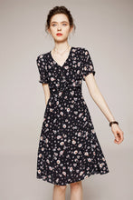 Muatkan imej ke dalam penonton Galeri, 100% Silk Women&#39;s Runway Dress Sexy V Neck Short Sleeves Criss Cross Floral Printed Fashion Short Designer Dresses
