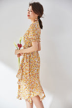 Load image into Gallery viewer, Alicia&#39;s Floral Dress
