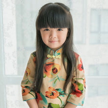 Muatkan imej ke dalam penonton Galeri, Cap Sleeve Signature Cotton Floral Kid&#39;s Cheongsam Dress
