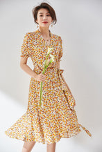 Load image into Gallery viewer, Alicia&#39;s Floral Dress
